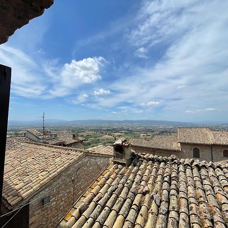 Апартаменты Happy House - Porta San Giacomo Ассизи Экстерьер фото