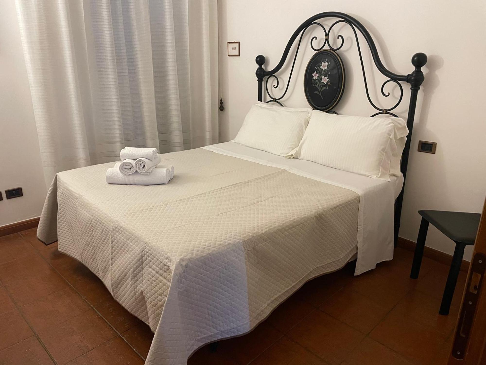 Апартаменты Happy House - Porta San Giacomo Ассизи Экстерьер фото