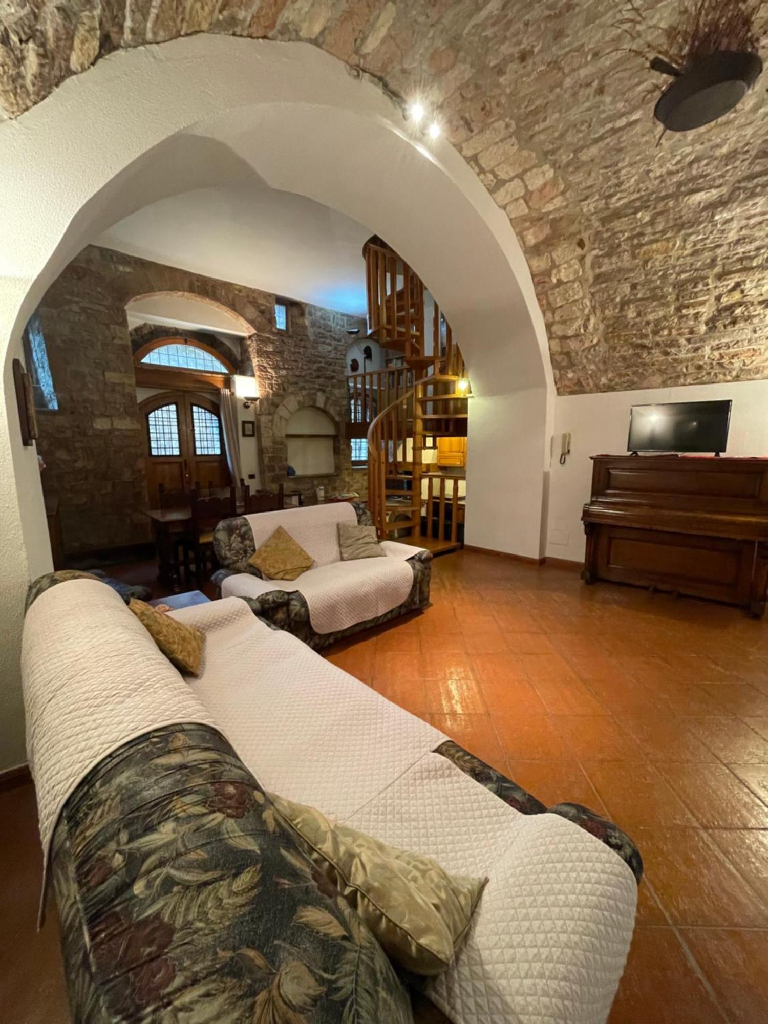 Апартаменты Happy House - Porta San Giacomo Ассизи Экстерьер фото